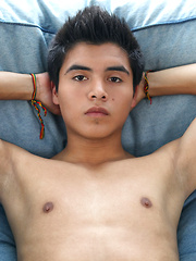 Ryan showing hot cock - Gay boys pics at Twinkest.com