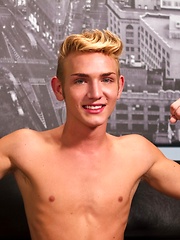 Sexy blond all American twink Dylan Hall stars in this incredibly hot LIVE show - Gay boys pics at Twinkest.com