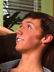 Horny twink Daniel Bishop cant resist playing with his pecker when wholesome cutie Jamie Sanders walks in - Gay boys pics at Twinkest.com