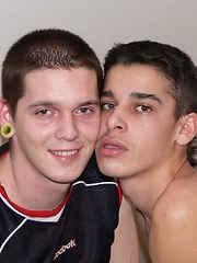 Ron Toth and Richard Koole rimming - Gay boys pics at Twinkest.com