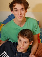 Dario Janos and Steve Maxx - Gay boys pics at Twinkest.com