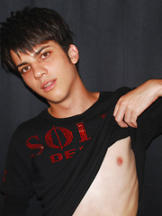 Shosei is a very sexy twink from Osaka - Gay boys pics at Twinkest.com