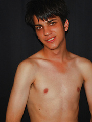 Shosei is a very sexy twink from Osaka - Gay boys pics at Twinkest.com