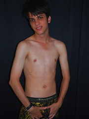 Shosei is a very sexy twink from Osaka - Gay boys pics at Twinkest.com