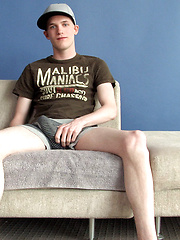 Twink wanking off his dick