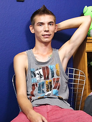 Introducing Young Bentley - Gay boys pics at Twinkest.com