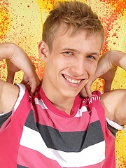 Blonde boy Bradley solo pics - Gay boys pics at Twinkest.com