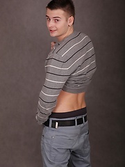 Cute boy Jace Bryant busts a nut over his stomach. - Gay boys pics at Twinkest.com