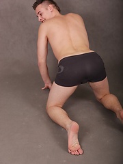 Cute boy Jace Bryant busts a nut over his stomach. - Gay boys pics at Twinkest.com