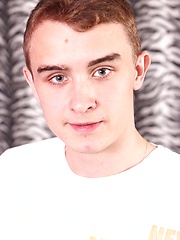 Nick Simpson busts a major nut onto his stomach. - Gay boys pics at Twinkest.com