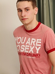 College boy Kody Dunn whips out his firm cock. - Gay boys pics at Twinkest.com