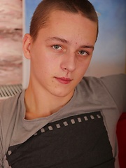 Cute college twink Thomas Swings strokes his crooked cock. - Gay boys pics at Twinkest.com