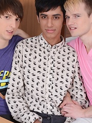 Sam Kirby gets double teamed and creamed by Kurt and Kamyk - Gay boys pics at Twinkest.com