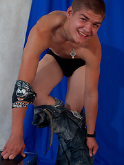 Thugged out and well-hung teenager Henry lets you spy on him as he masturbates in this solo ... - Gay boys pics at Twinkest.com