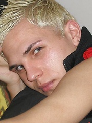 Klaidas loves his work! - Gay boys pics at Twinkest.com