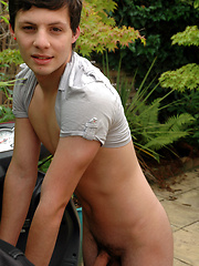 Bike boy Callum rides into town - Gay boys pics at Twinkest.com