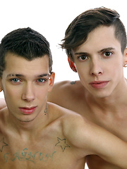 Carpe Diem: Axel Goes All The Way With Dominic - Gay boys pics at Twinkest.com