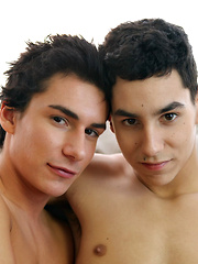 Joey Lafontaine Initiates Benjamin London - Gay boys pics at Twinkest.com