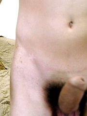 JEREMY PARKER LICKS IT UP - Gay boys pics at Twinkest.com