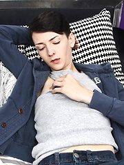 Riding A Dildo To Get That Load - Gay boys pics at Twinkest.com
