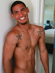 Blake loves to show off - Gay boys pics at Twinkest.com