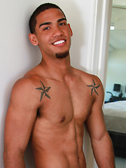 Blake loves to show off - Gay boys pics at Twinkest.com