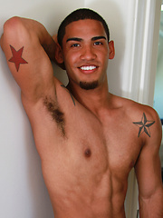 Blake loves to show off - Gay boys pics at Twinkest.com