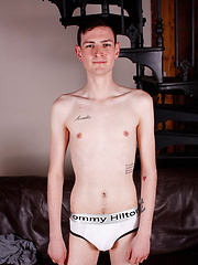Sexually Daring Londoner Scott - Gay boys pics at Twinkest.com