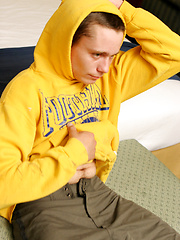 Sexy Bad Boy Grant Jerking It - Gay boys pics at Twinkest.com