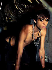Damien Wolfe introduces himself to the Helix - Gay boys pics at Twinkest.com