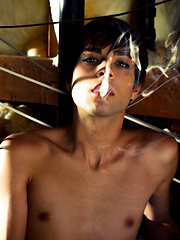 Damien Wolfe introduces himself to the Helix - Gay boys pics at Twinkest.com