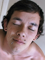 Riley Gets A Facial From Straight Nolan - Gay boys pics at Twinkest.com