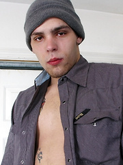 Drac Jerks Out Some Mess - Gay boys pics at Twinkest.com