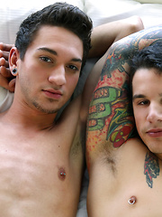 Pierre Fitch Fucks Seth Corrigan - Gay boys pics at Twinkest.com