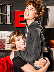 these two Helix baby boys suck on each others sweet parts & Jesse gives greco the goods - Gay boys pics at Twinkest.com