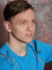 Phillip Barden is a show-off, happy to show his great body for camera - Gay boys pics at Twinkest.com