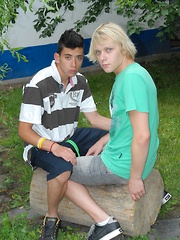 Teen Gypsy Boy Fucks the First Time - Gay boys pics at Twinkest.com