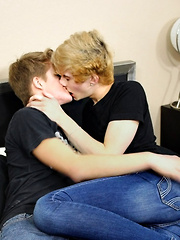 Two Hot Loads From Dakota! - Gay boys pics at Twinkest.com