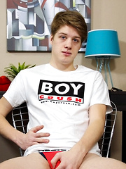 Adorable Alex Puts On A Show - Gay boys pics at Twinkest.com