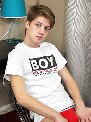 Adorable Alex Puts On A Show - Gay boys pics at Twinkest.com