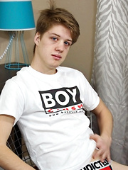 Adorable Alex Puts On A Show - Gay boys pics at Twinkest.com