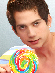 Giovanni Caught Being Nosey! - Gay boys pics at Twinkest.com